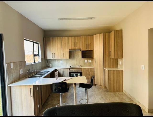 3 BEDROOM TOWNHOUSE FOR SALE IN WITBANK CENTRAL